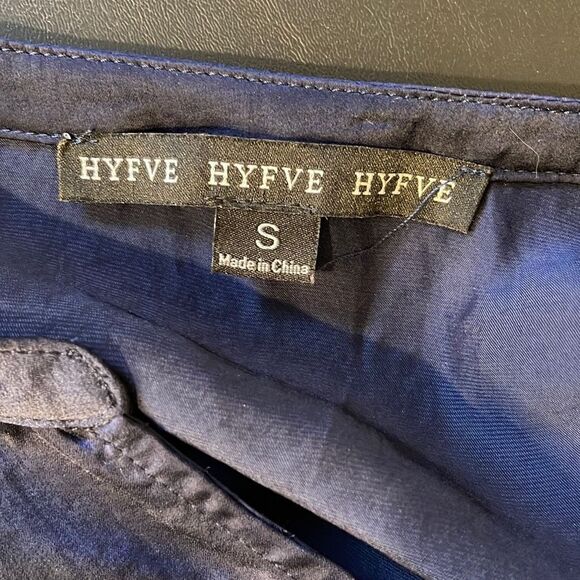 Hyfve Women's Long Sleeve Top Blouse Button Ruffle Peplum Hem Navy Blue Small - Picture 4 of 8